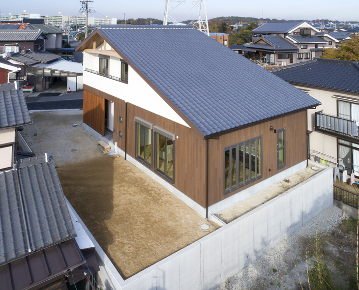 丸太梁　大屋根の家 画像